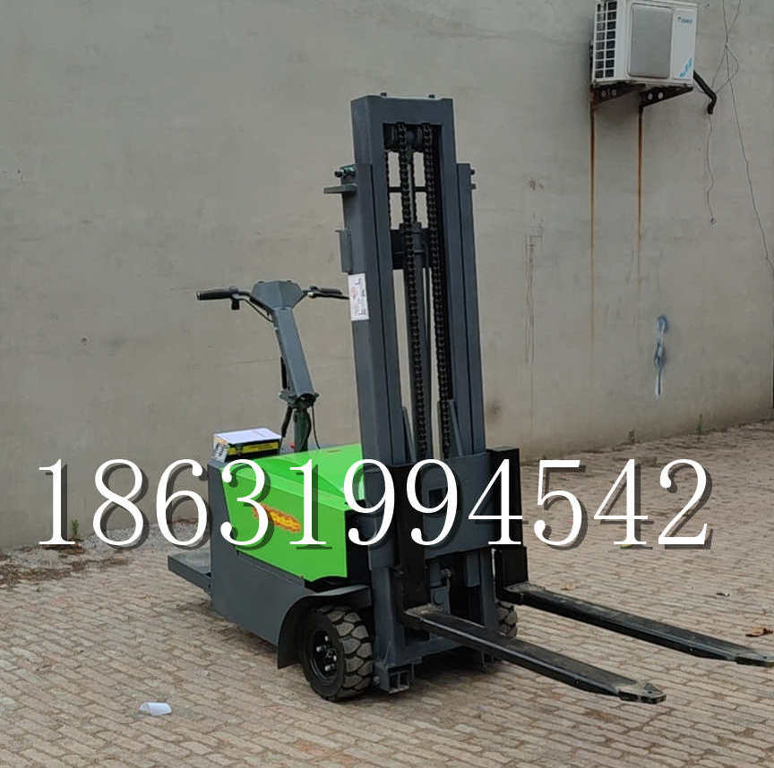 苏尼特右旗优程全电动叉车插腿式堆高车液压装卸车1.5吨升高小型站驾式铲车